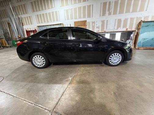 Black 2018 Toyota Corolla LE