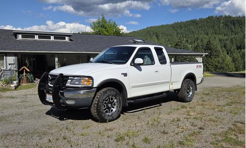 2002 Ford F-150 XLT SuperCab