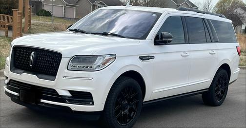 White 2018 Lincoln Navigator L Reserve
