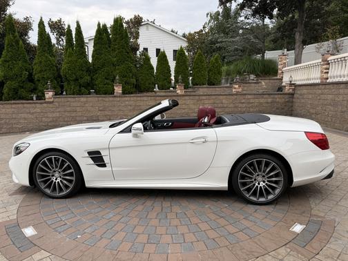 White 2017 Mercedes-Benz SL 550 Base