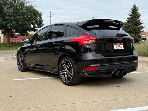 2017 Ford Focus ST Base