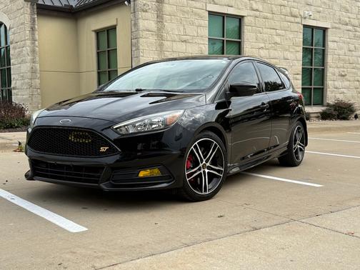 2017 Ford Focus ST Base
