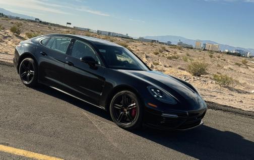 2017 Porsche Panamera Turbo