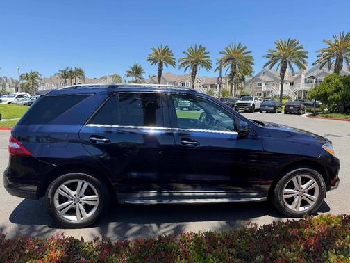 Blue 2013 Mercedes-Benz M-Class ML 350