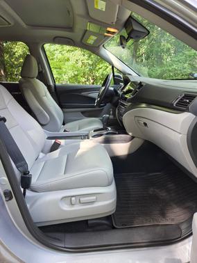 Silver 2020 Honda Pilot EX-L w/Navigation/RES