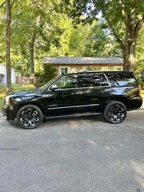 Black 2019 GMC Yukon Denali