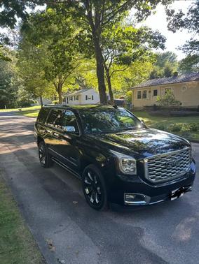 Black 2019 GMC Yukon Denali