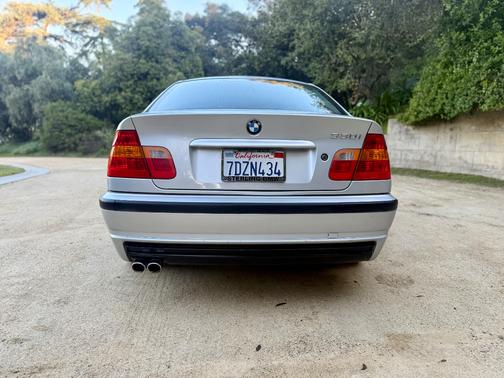 2002 BMW 330 i