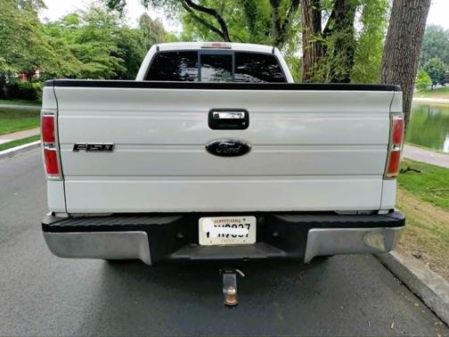 White 2010 Ford F-150 XLT SuperCrew