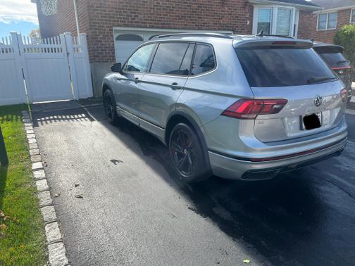 2023 Volkswagen Tiguan 2.0T SE R-Line Black