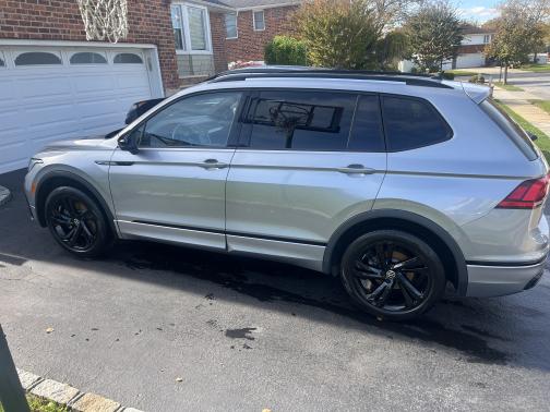 2023 Volkswagen Tiguan 2.0T SE R-Line Black