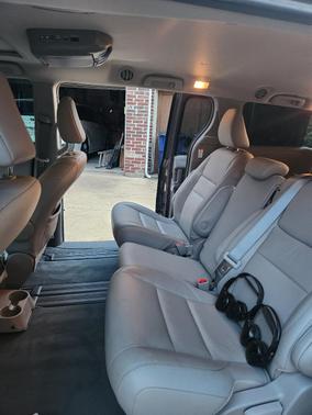 Gray 2019 Toyota Sienna XLE