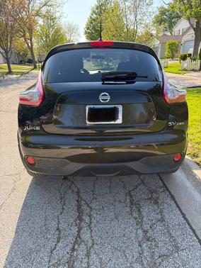 Black 2015 Nissan Juke SV