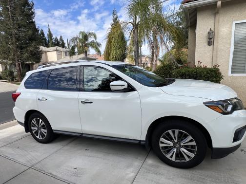 2017 Nissan Pathfinder S