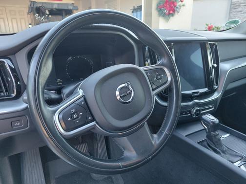 2018 Volvo XC60 T5 Momentum