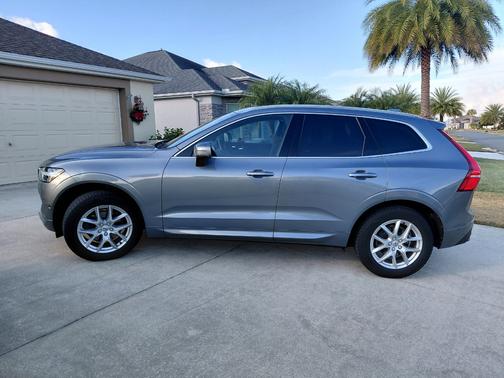 2018 Volvo XC60 T5 Momentum