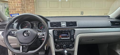 2016 Volkswagen Passat 1.8T R-Line