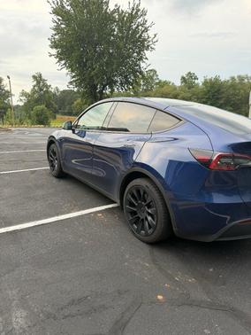 Blue 2022 Tesla Model Y Long Range