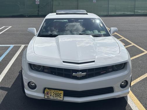 White 2010 Chevrolet Camaro 2SS