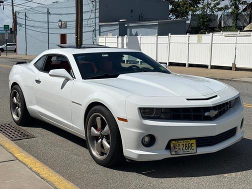 White 2010 Chevrolet Camaro 2SS