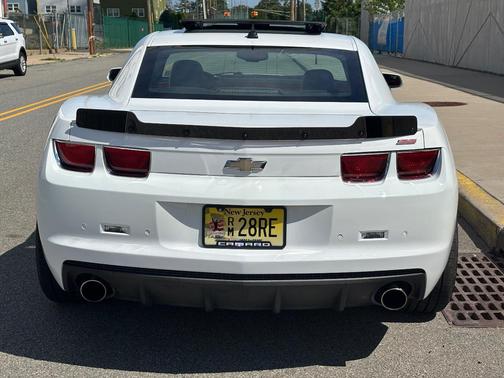 White 2010 Chevrolet Camaro 2SS
