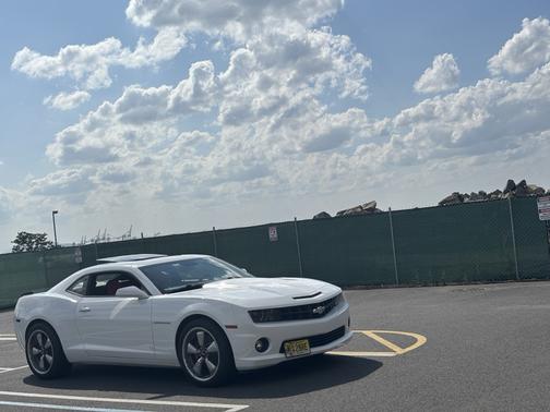White 2010 Chevrolet Camaro 2SS