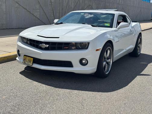 White 2010 Chevrolet Camaro 2SS