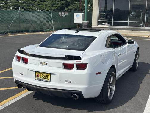 White 2010 Chevrolet Camaro 2SS