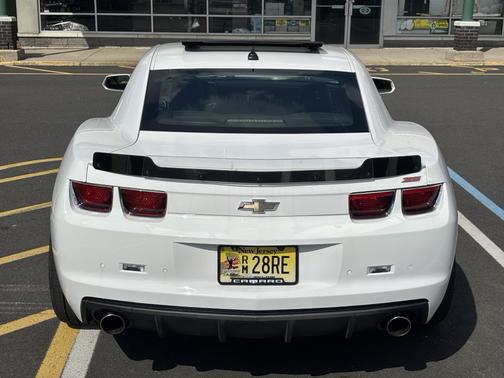White 2010 Chevrolet Camaro 2SS