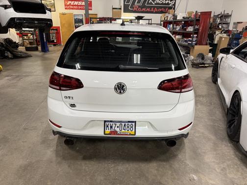White 2018 Volkswagen Golf GTI 2.0T S 4-Door