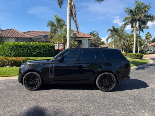 2023 Land Rover Range Rover P400 SE SWB