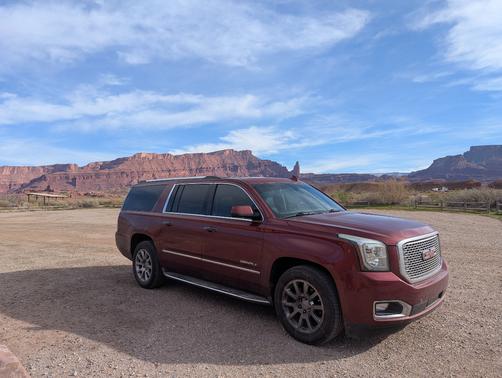 Red 2016 GMC Yukon XL Denali