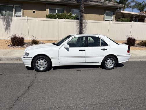 White 2000 Mercedes-Benz C-Class C230 Kompressor