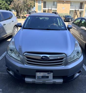 Silver 2011 Subaru Outback 3.6 R Limited