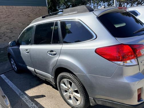Silver 2011 Subaru Outback 3.6 R Limited