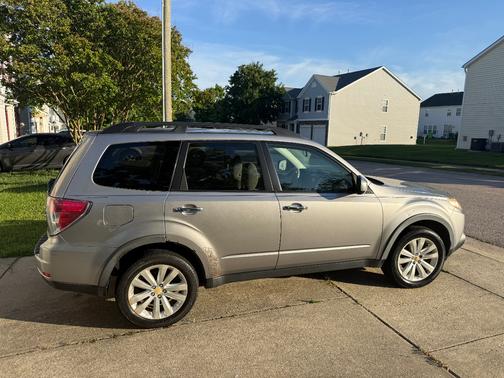 Silver 2011 Subaru Forester 2.5 X Premium