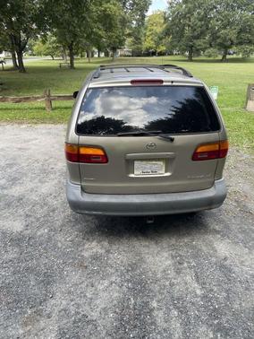2000 Toyota Sienna LE