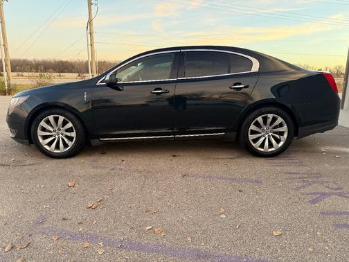 2014 Lincoln MKS Base