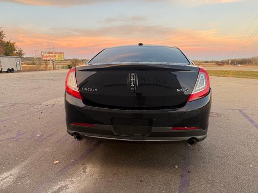 2014 Lincoln MKS Base