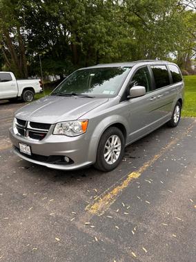 Gray 2020 Dodge Grand Caravan SXT