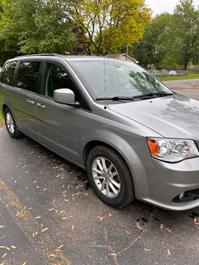 Gray 2020 Dodge Grand Caravan SXT
