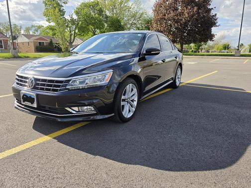 Black 2017 Volkswagen Passat 1.8T SE w/Technology