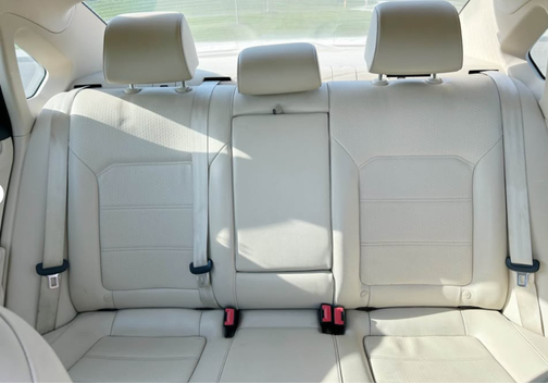 2013 Volkswagen Passat 2.0 TDI SE w/ Sunroof