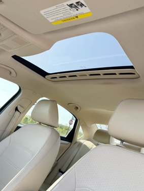 2013 Volkswagen Passat 2.0 TDI SE w/ Sunroof