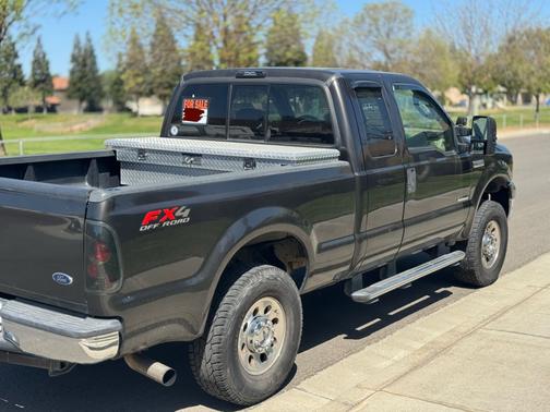 2005 Ford F-250 XLT SuperCab Super Duty