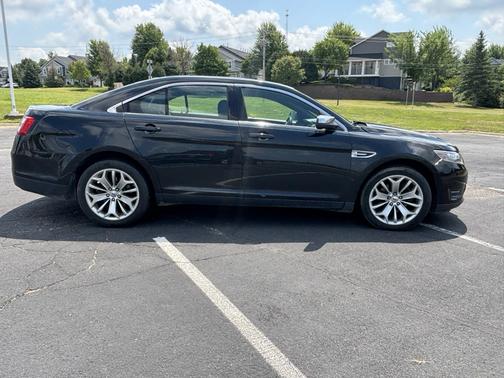 Black 2014 Ford Taurus Limited