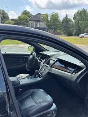 Black 2014 Ford Taurus Limited