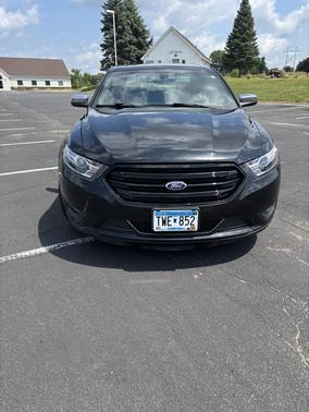 Black 2014 Ford Taurus Limited