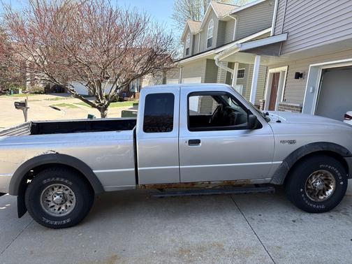 Silver 2003 Ford Ranger XLT SuperCab