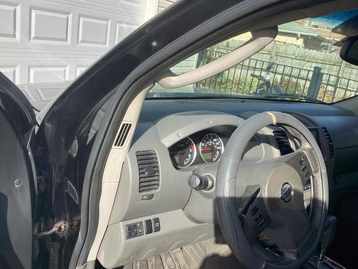 2006 Nissan Frontier LE Crew Cab